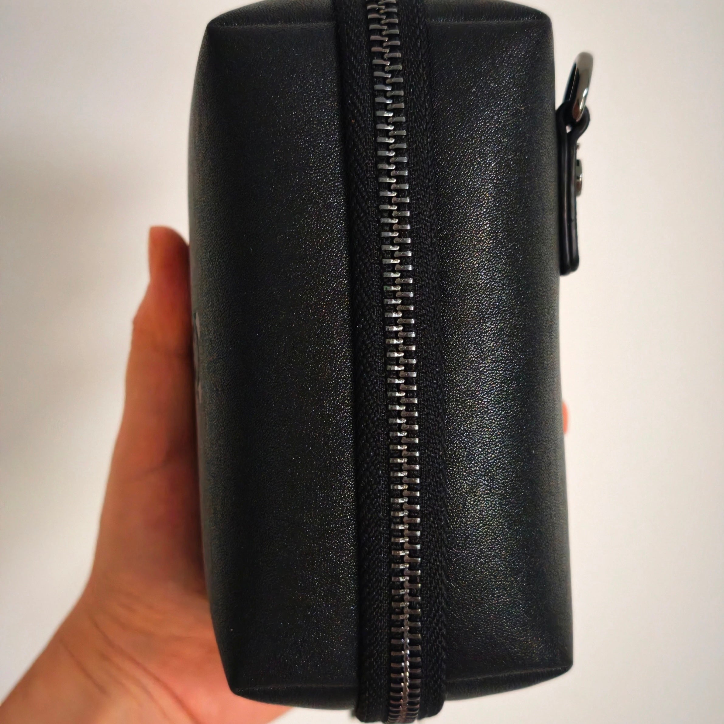Nini M portable pouch