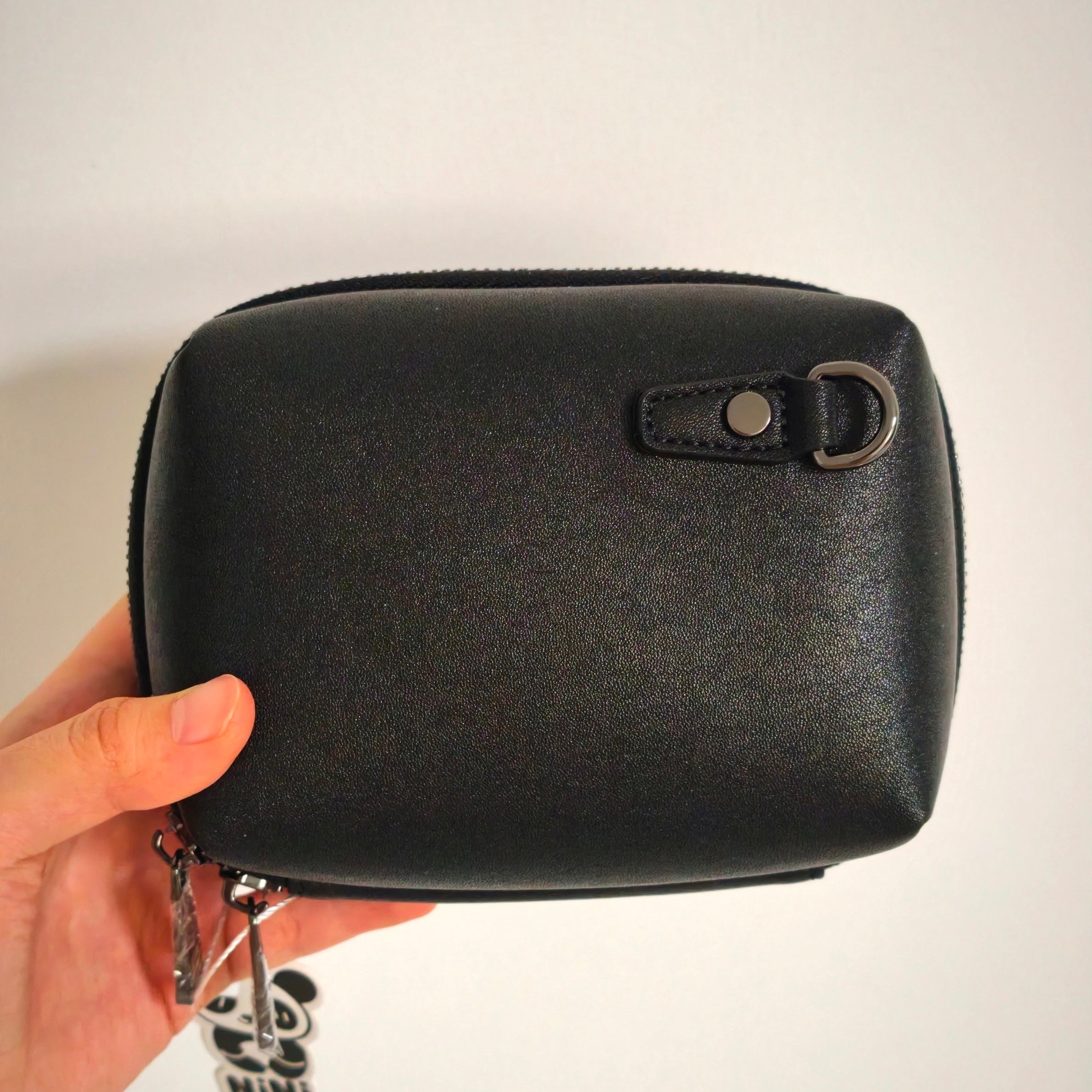 Nini M portable pouch